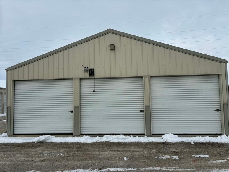 More Photos Of 2285 Northern Rd, Neenah Specialty For Sale