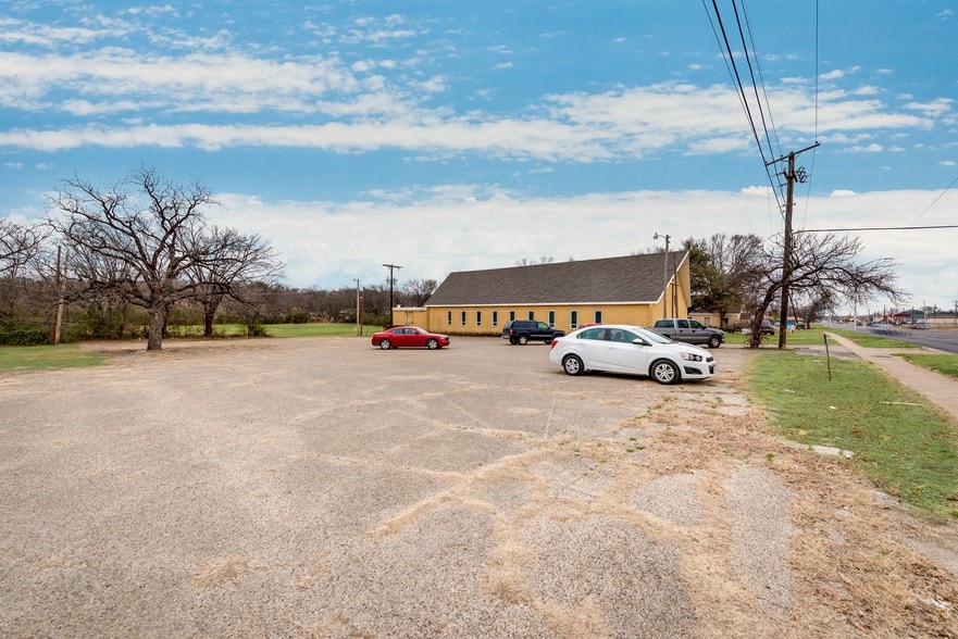 More Photos Of 4633 Wichita St, Fort Worth Religious Facility For Lease