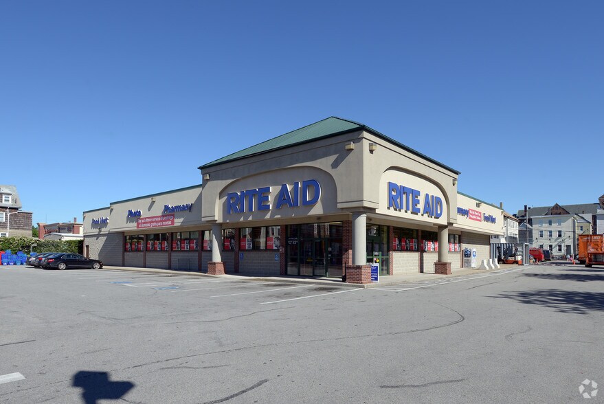More Photos Of 1207 Acushnet Ave, New Bedford Drugstore For Lease