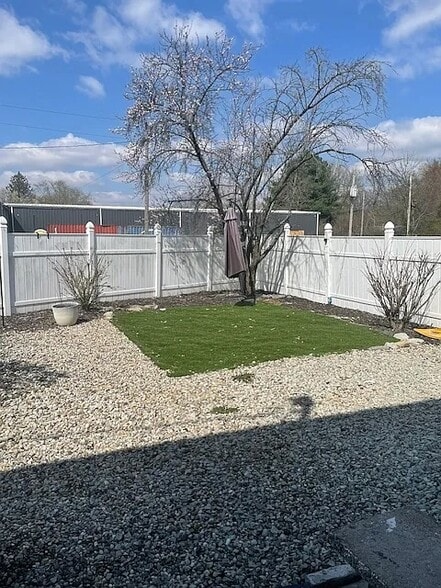 More Photos Of 5223 Columbus Ave, Anderson Storefront Retail Residential For Sale