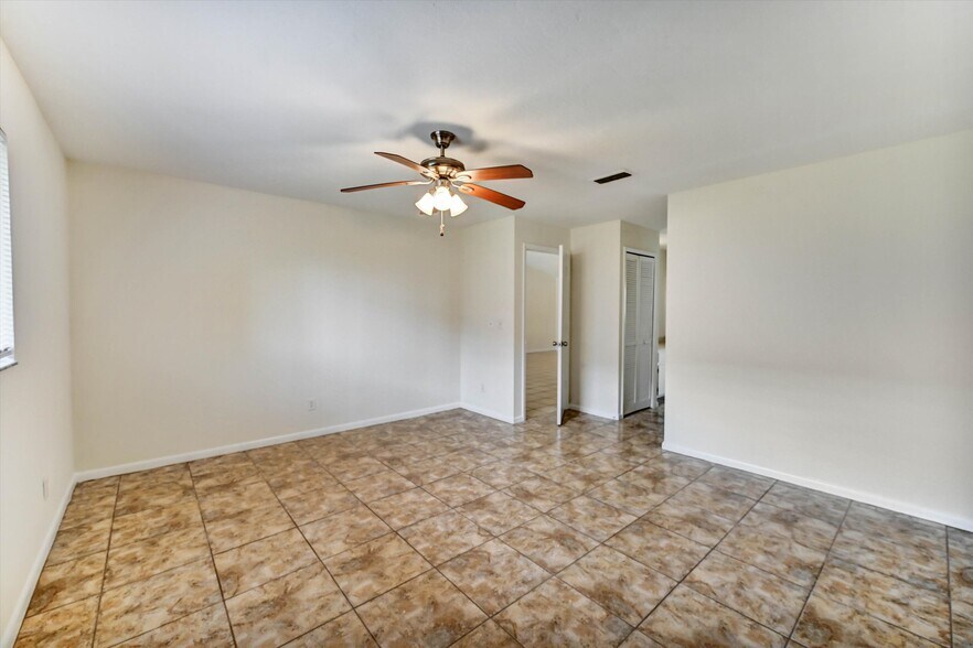 More Photos Of 4707 SW 8th Pl, Cape Coral Apartments For Sale