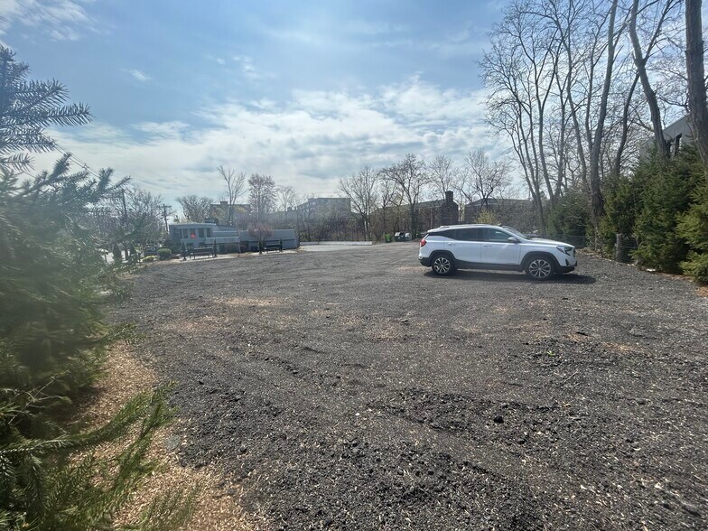 More Photos Of 281 Johnson Ave, River Edge Land For Lease