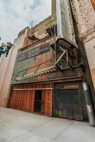 Primary Photo Of 209 N Mesa St, El Paso General Retail For Sale