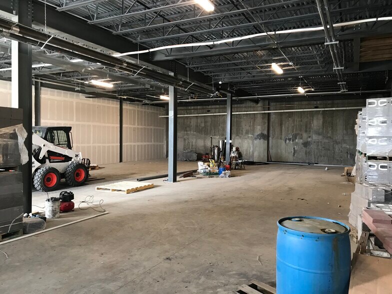 More Photos Of 5720 Lamar St, Arvada Warehouse For Lease