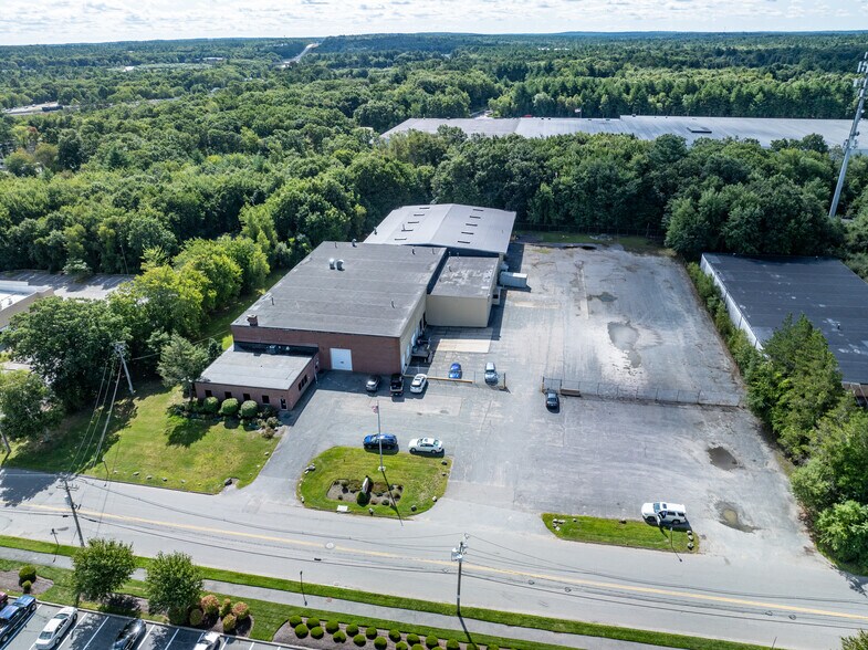 More Photos Of 10 Mozzone Blvd, Taunton Warehouse For Lease