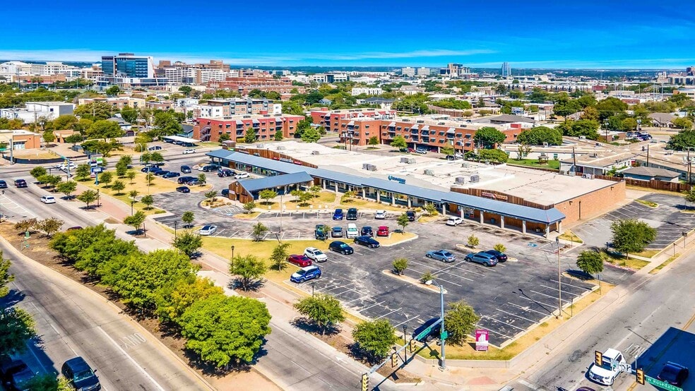 More Photos Of 1024 W Rosedale St, Fort Worth Unknown For Lease