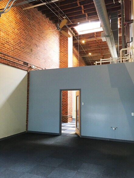 More Photos Of 675 Pulaski St, Athens Loft Creative Space For Lease