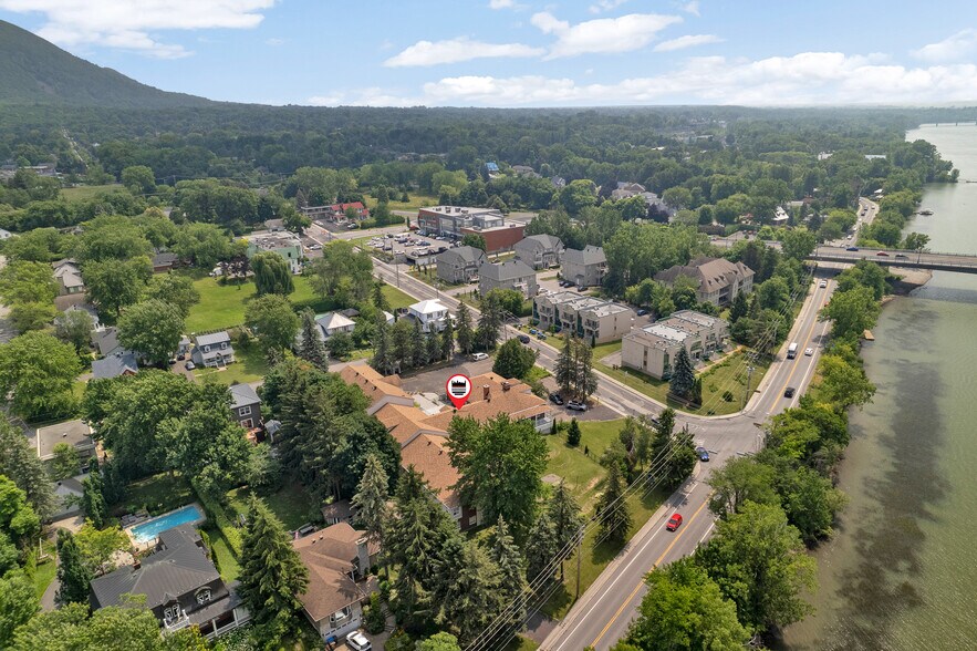 More Photos Of 21 Rue Messier, Mont-saint-hilaire Apartments For Sale