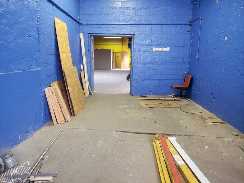 More Photos Of 3528 Warsaw Ave, Cincinnati Light Distribution For Lease