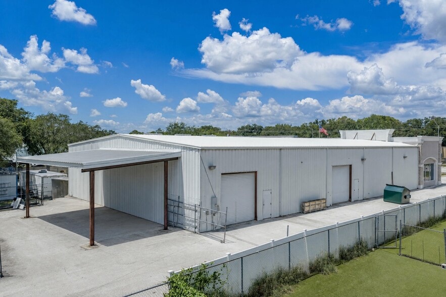 More Photos Of 2205 E Edgewood Dr, Lakeland Freestanding For Lease
