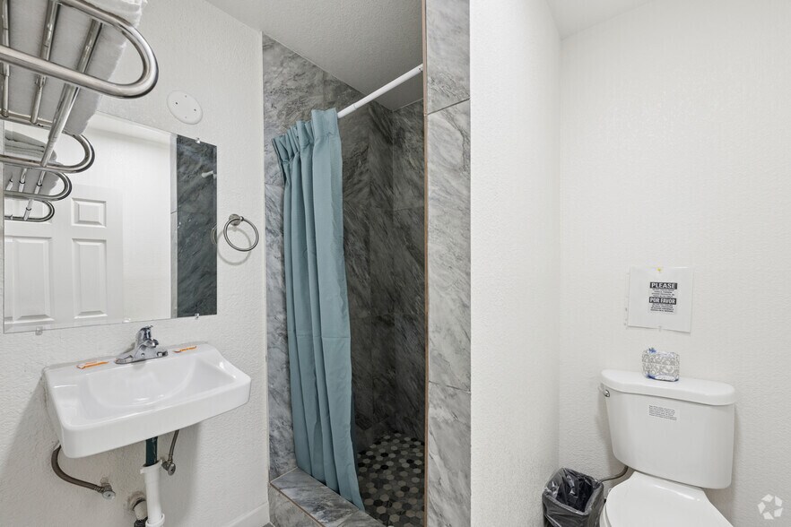 More Photos Of 3305 Fremont St, Las Vegas Hotel For Sale