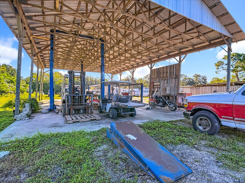 More Photos Of 16924 Shady Hills Rd, Spring Hill Auto Repair For Sale