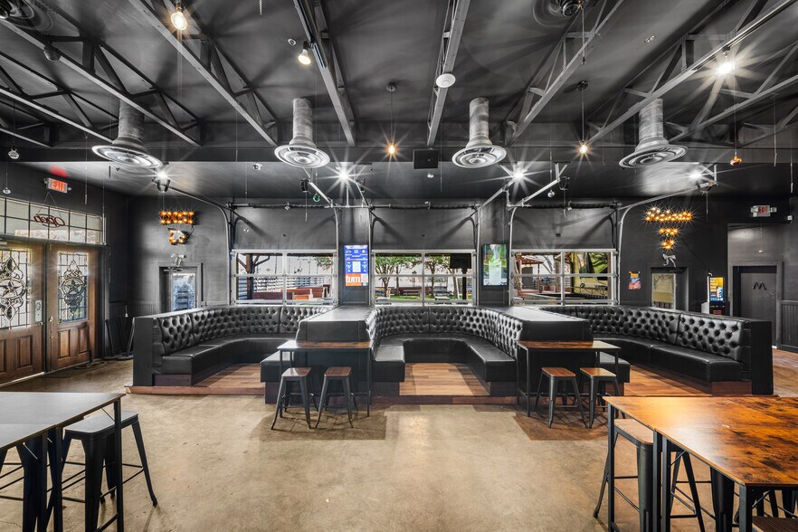 More Photos Of 116 Edward Gary St, San Marcos Restaurant For Lease