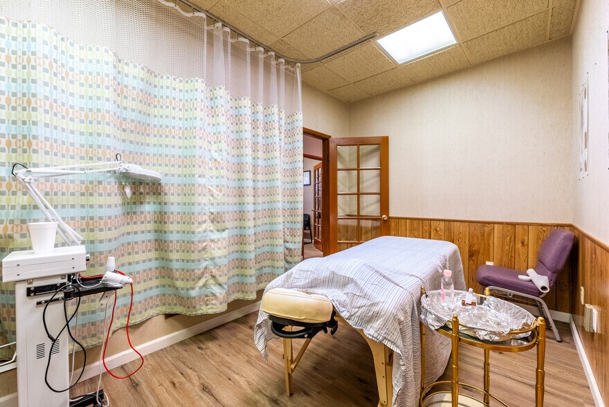 More Photos Of 4231 US Highway 86, Brawley Medical For Sale