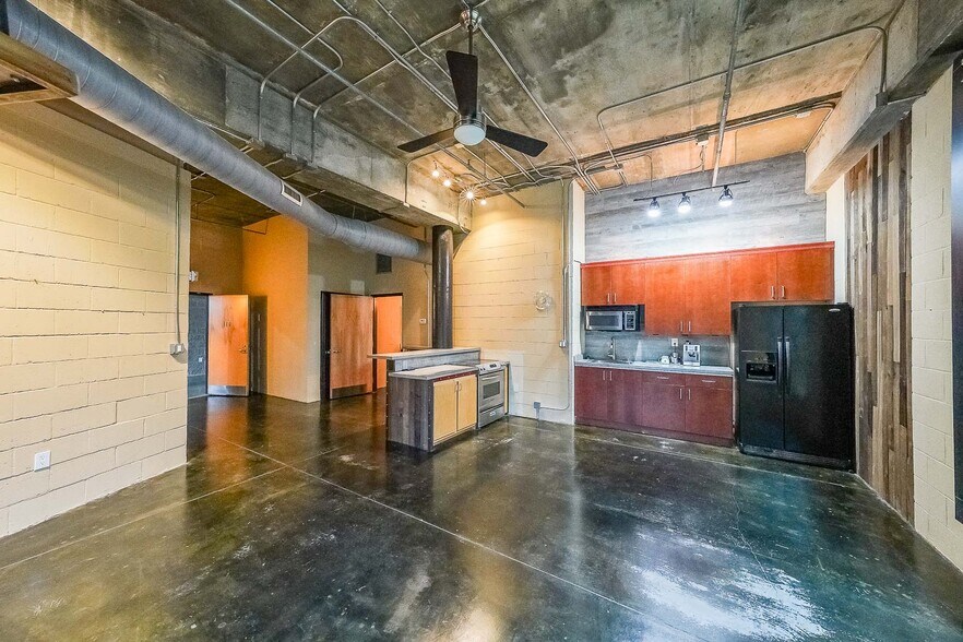 More Photos Of 319 Atlanta St, Marietta Office For Sale