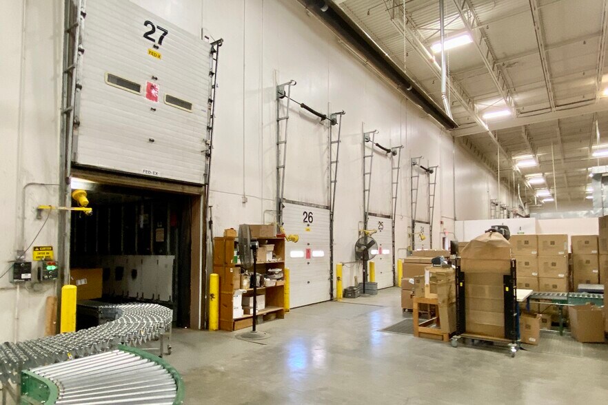 More Photos Of 3101 N 4th Ave, Sioux Falls Flex For Sale