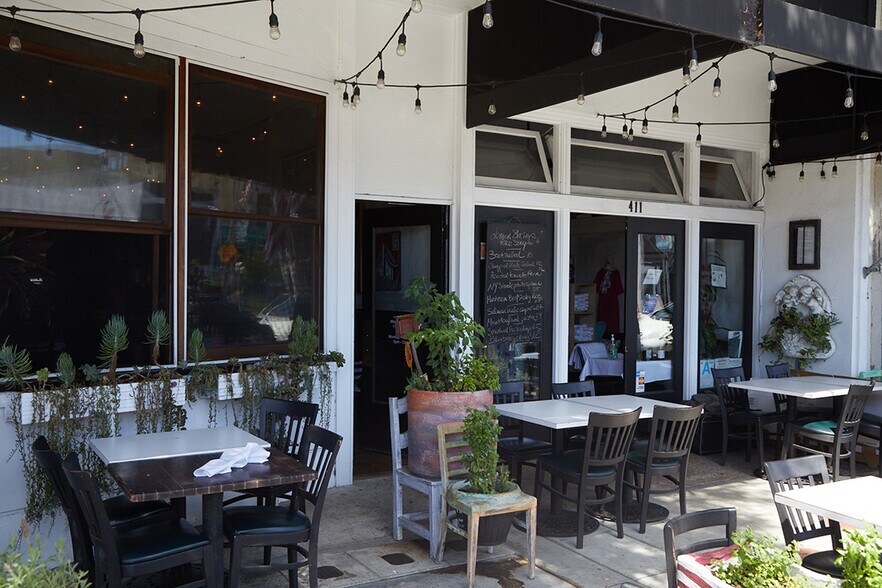 Primary Photo Of 411 Main St, El Segundo Storefront For Lease