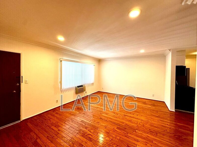 More Photos Of 8130 Norton Ave, West Hollywood Apartments For Sale