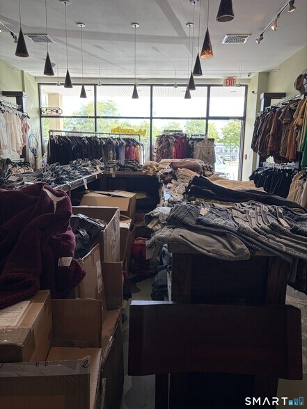 More Photos Of 323 Washington Ave, North Haven Freestanding For Lease