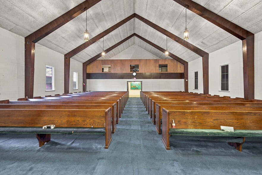 More Photos Of 2625 Reynolds St, Brunswick Flex For Sale