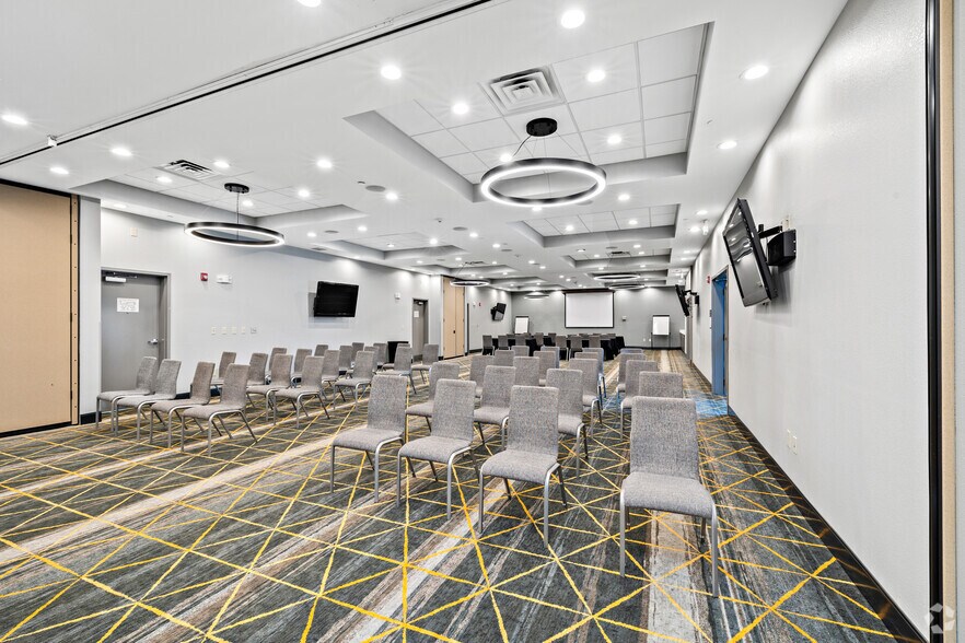 More Photos Of 3630 Springhill Memorial Dr S, Mobile Hotel For Sale