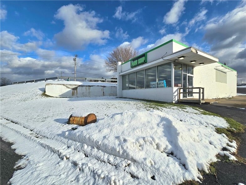 More Photos Of 2803 Brewerton Rd, Mattydale Freestanding For Sale