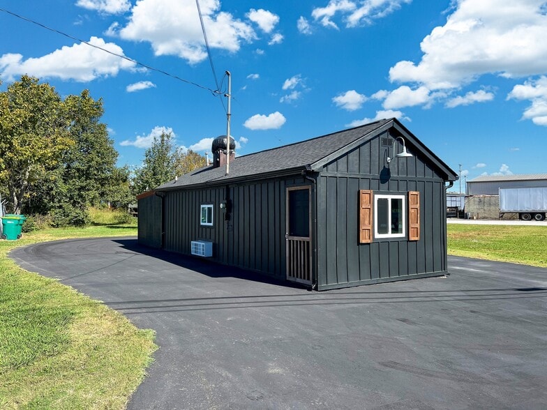 More Photos Of 1450 Old Belfast Rd, Lewisburg General Retail For Sale
