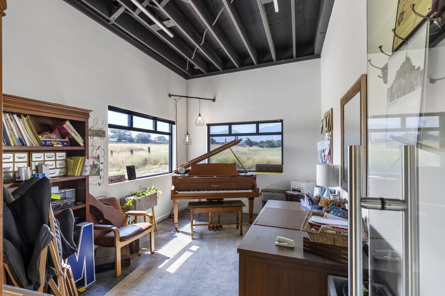 More Photos Of 48771 W Valley Blvd, Tehachapi Schools For Sale