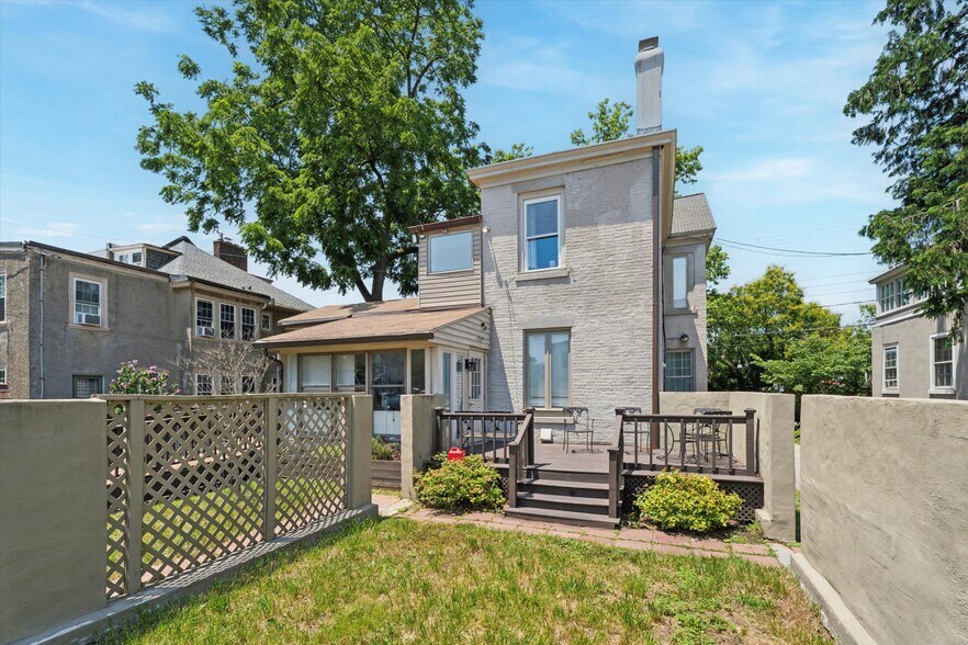 More Photos Of 18 W Evergreen Ave, Philadelphia Office Residential For Sale