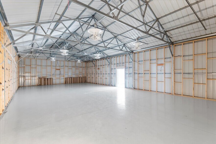 More Photos Of 272 Rocky Road, Johnson City Winery Vineyard For Lease