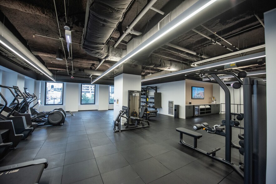 More Photos Of 1 E Wacker Dr, Chicago Office For Lease