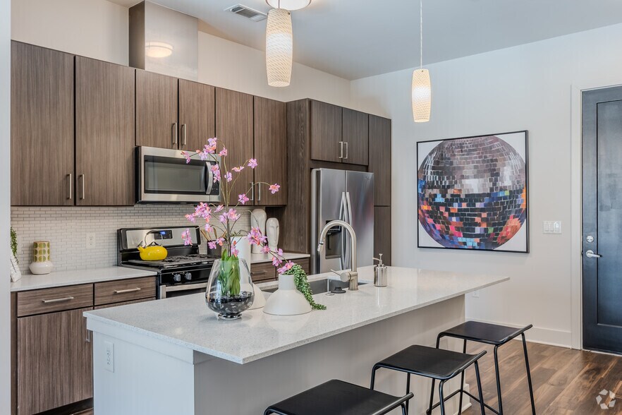 More Photos Of 675 N Highland Ave NE, Atlanta Apartments For Lease