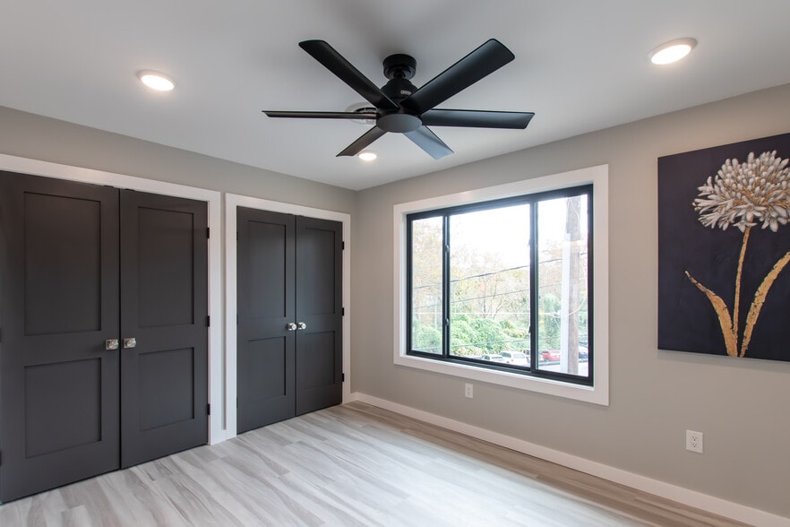 More Photos Of 577 English St, Bristol Apartments For Sale