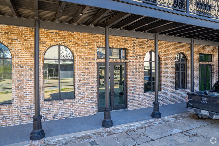 More Photos Of 138 W Gray St, Houston Office For Lease