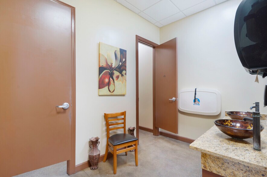 More Photos Of 2515 Tamiami Trl, Punta Gorda Restaurant For Sale