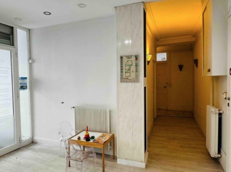 More Photos Of 11 Rue De La Glacière, Paris Office For Sale