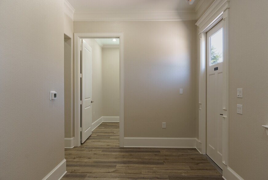 More Photos Of 19539 Champion Forest Dr, Spring Medical For Sale
