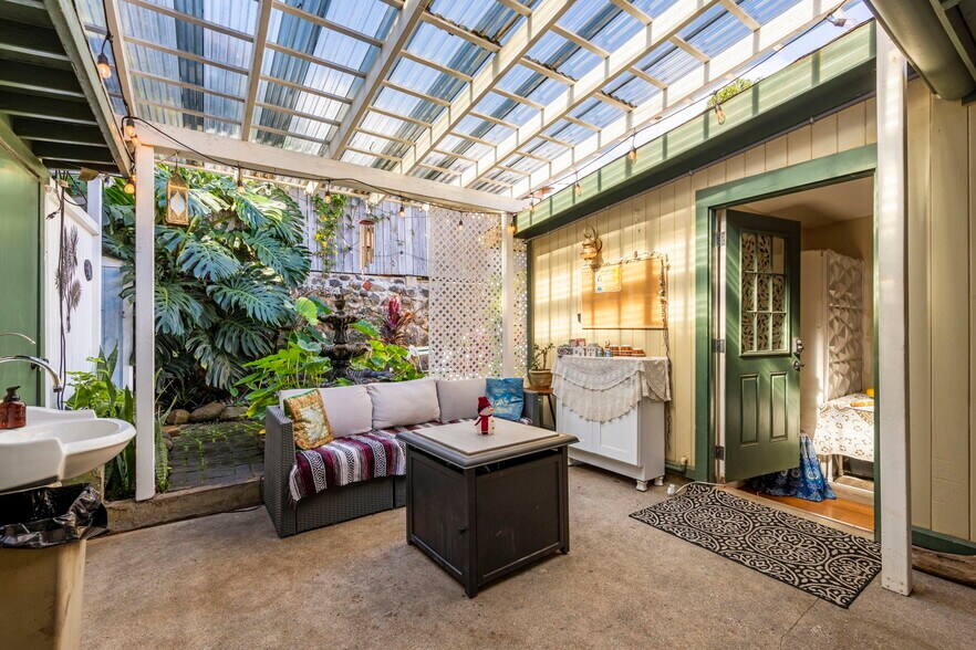 More Photos Of 145 N Market St, Wailuku Storefront Retail Residential For Sale