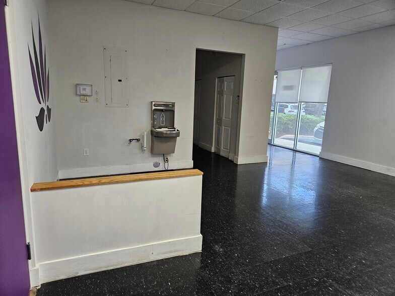 More Photos Of 2900 Glades Cir, Weston Unknown For Lease