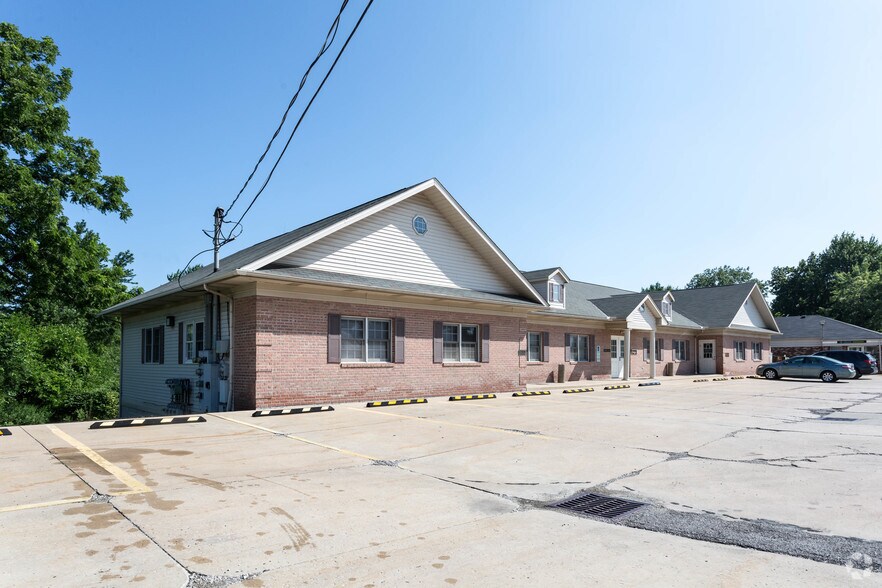 More Photos Of 160 Cleveland St, Elyria Office For Sale