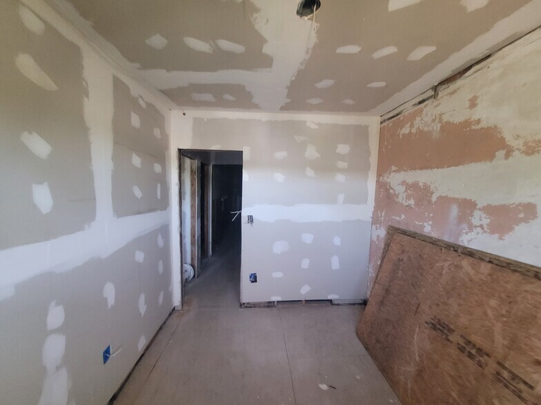 More Photos Of 14907 Livernois Ave, Detroit Flex For Sale