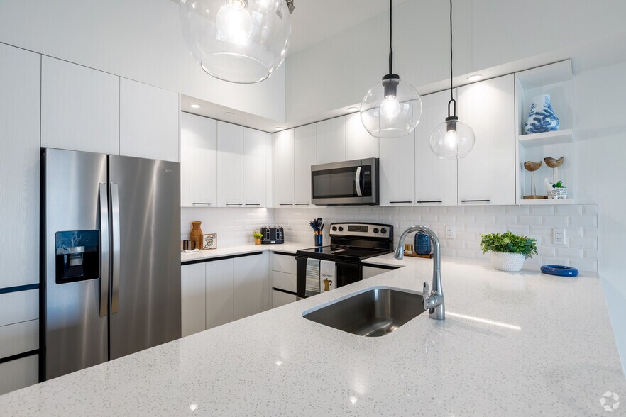 More Photos Of 8205 Commerce, Miami Lakes Apartments For Lease