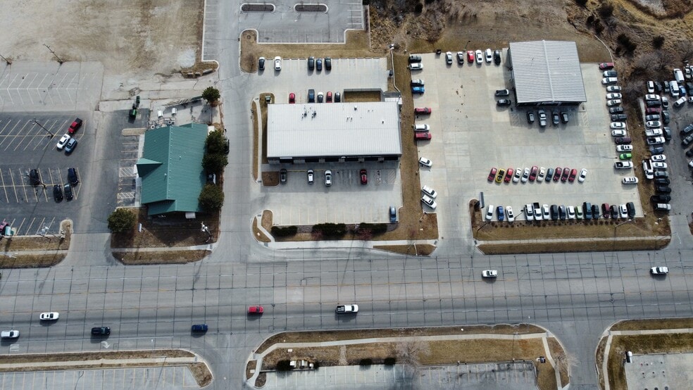 More Photos Of 101 SW 14th Pl, Lincoln Storefront For Lease