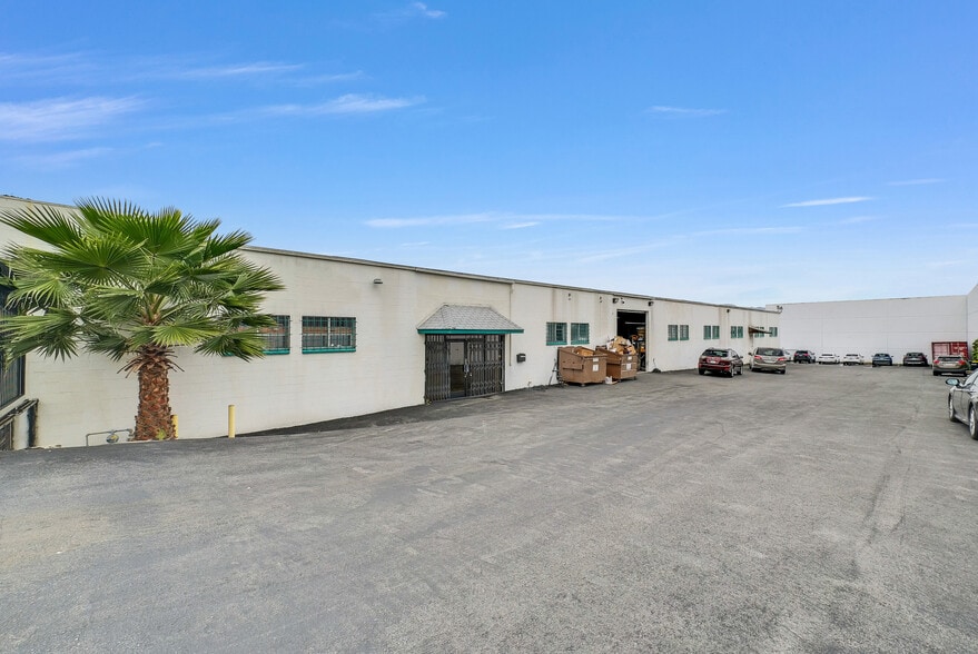 More Photos Of 17939 E Rowland St, City of Industry Manufacturing For Sale