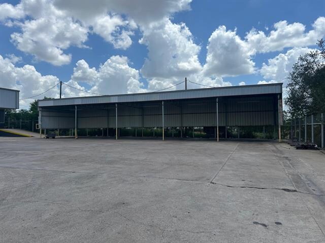 More Photos Of 4425 Pan American Blvd, Laredo Warehouse For Lease