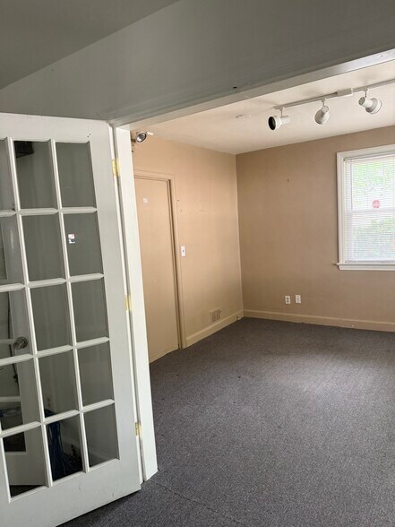 More Photos Of 728 E Haverford Rd, Bryn Mawr Office For Lease