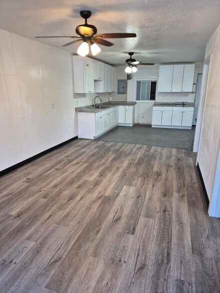 More Photos Of 3615 Ocean View Blvd, San Diego Storefront For Sale