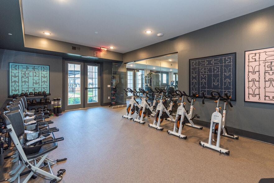 More Photos Of 2200 Carl D Silver Pky, Fredericksburg Apartments For Lease