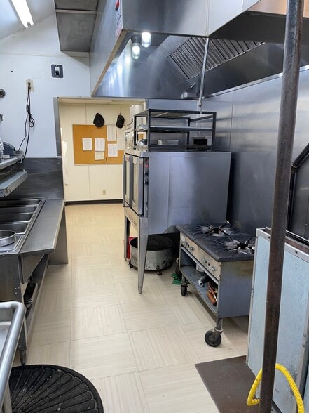 More Photos Of 101 Moore, Moulton Restaurant For Sale