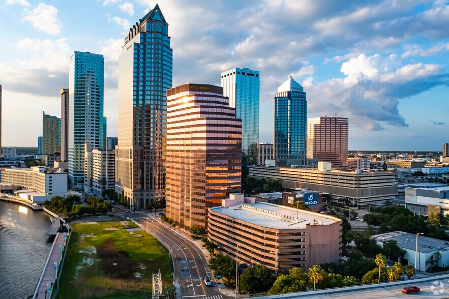 More Photos Of 100 S Ashley Dr, Tampa Office For Lease